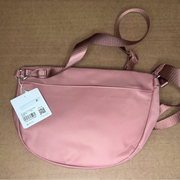 Lululemon All Night Festival Bag – Pink (NWT) - Picture 2 of 3